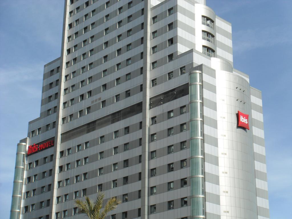 Ilunion Valencia 3 Hotell Exteriör bild