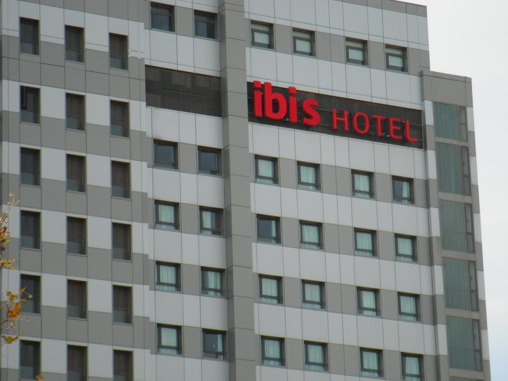 Ilunion Valencia 3 Hotell Exteriör bild